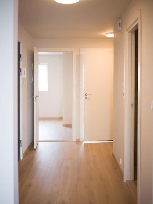 Ny Urban Leilighet Med Super Utsikt ハウゲスン エクステリア 写真